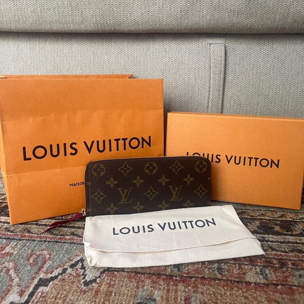 BRAND NEW LOUIS VUITTON PF CLEMENCE FUCHSIA